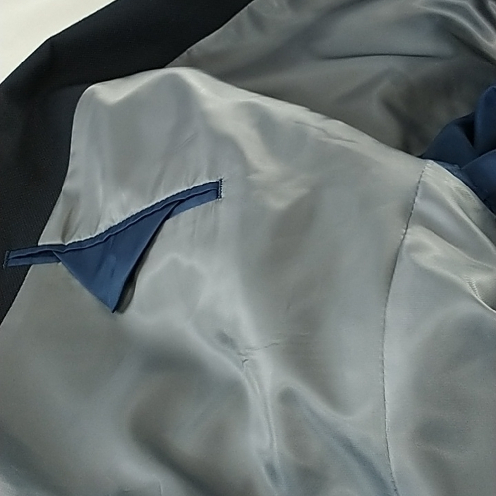 IZOD Classic Two Button Navy Blazer Fully Lined 50Reg - Picture 11 of 13